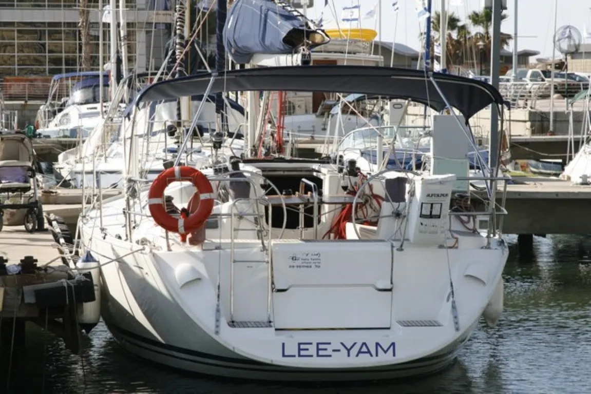 סיפון יאכטה לי-ים